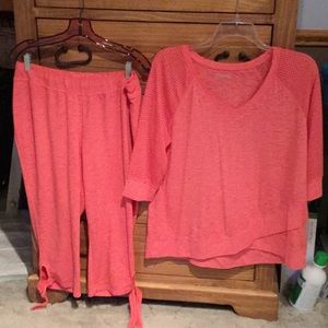 2 piece Capri and top set in pink or grey